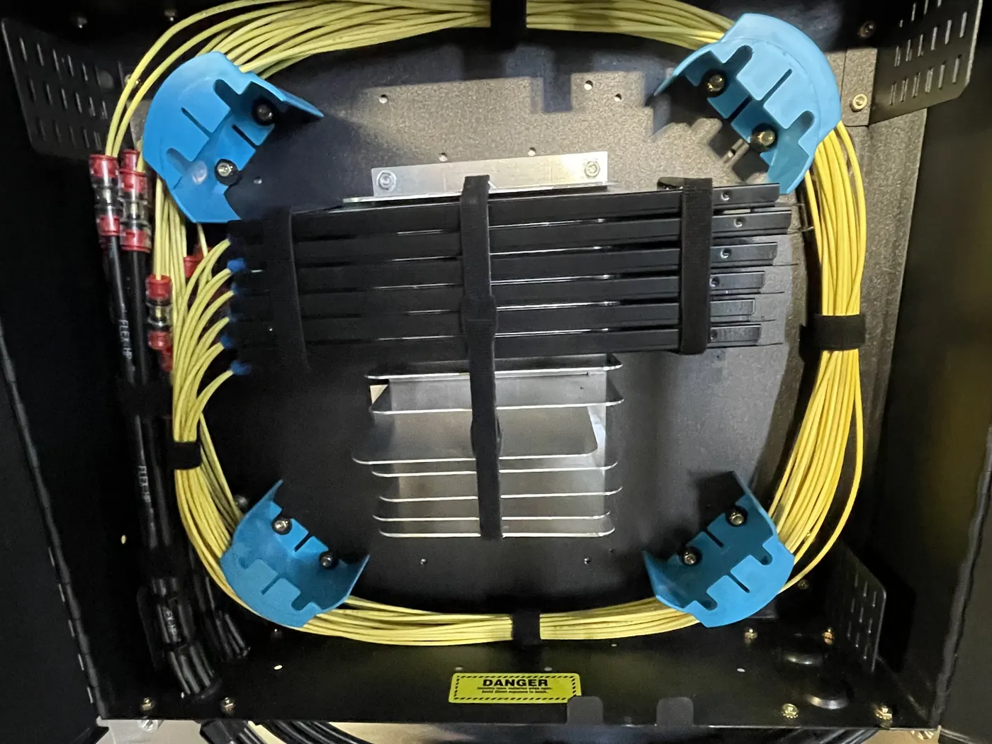 Splice tray with singlemode pigtails and blown-fiber terminations
